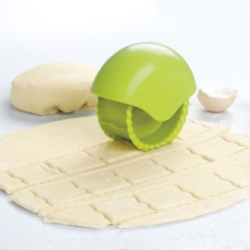 Round Pizza Crimping Wheel Plastic Pasta Cutter - Cutting Block - 1