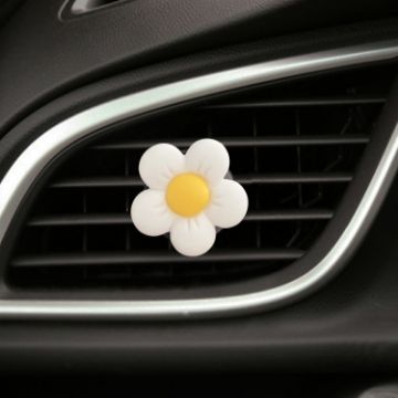 White Candy-colored Flower Car Vent Aromatherapy Clip - 1