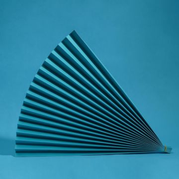 Lake Blue Folding Fan Photography Background - 69x39cm Cardboard Prop - 1